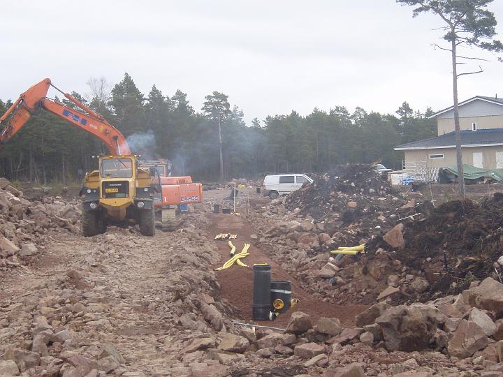 solbergsvagen elror.JPG - solbergsvägen läggning av elrör pågår